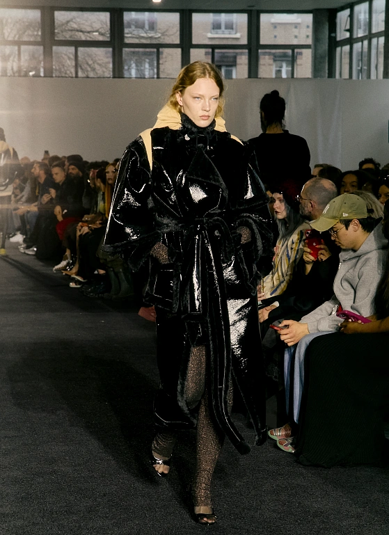 Быть собой или в образе — Ottolinger объединяет идеи на показе FW’25 