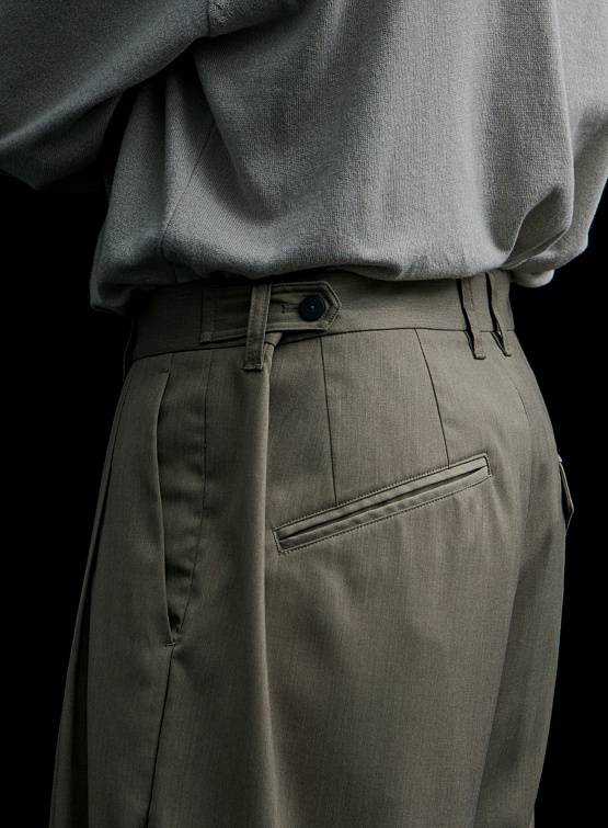 Брюки Uniform Bridge Tapered Two Tuck Slacks Beige