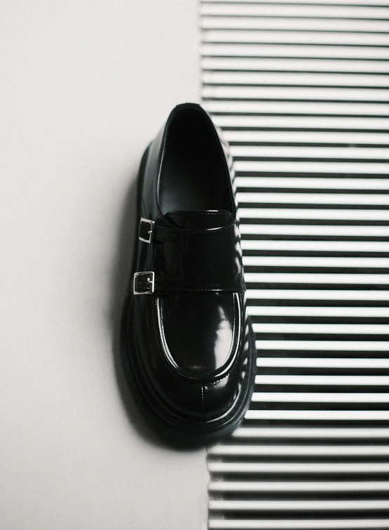 Лоферы JUUN.J Vibram Sole Loafers with Buckle Black