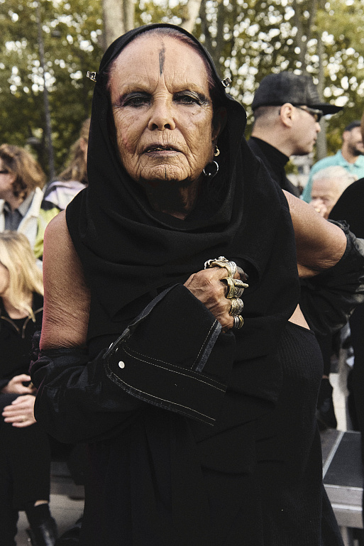 Стритстайл Rick Owens SS’26 у ступеней Токийского Дворца