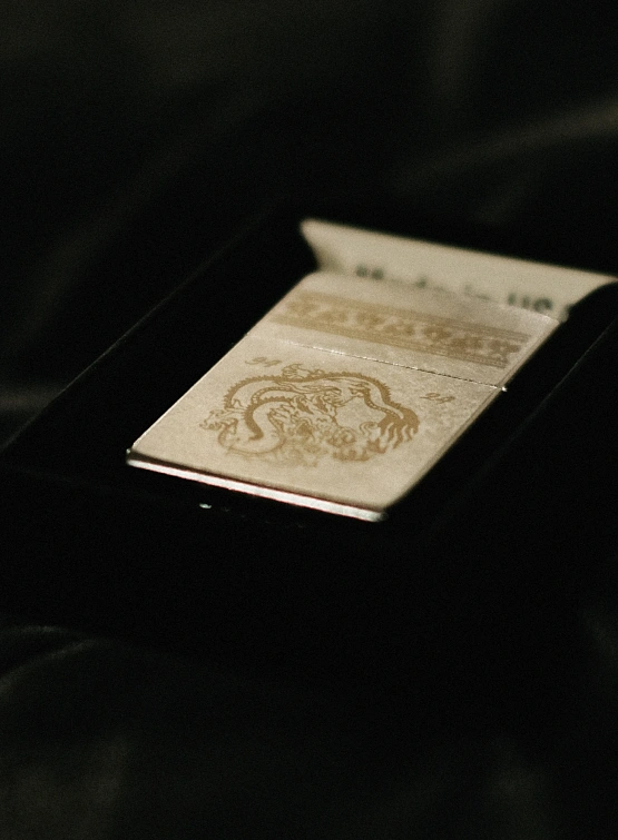 Зажигалка MAHARISHI 1376 Thar Dragon Engraved Zippo Silver