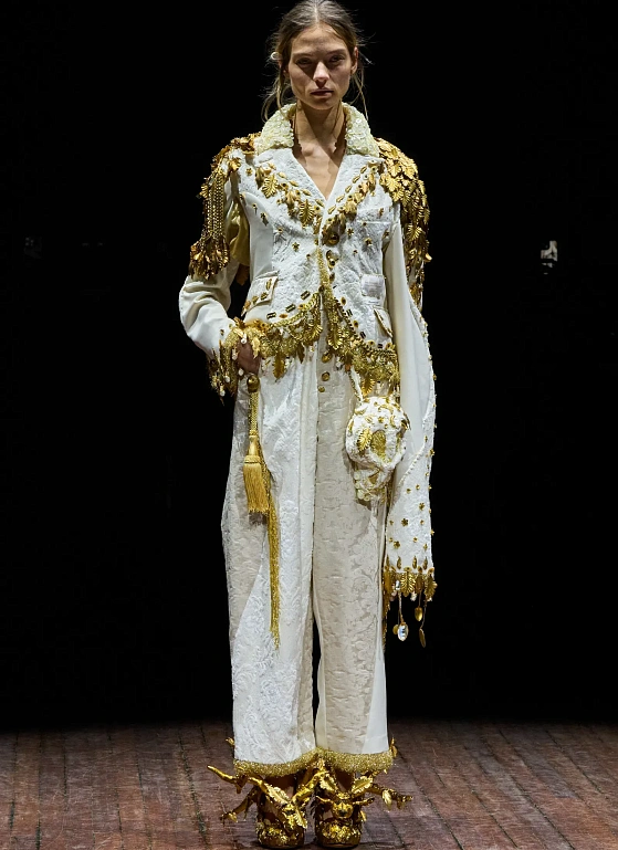 Двадцать лет спустя: всё те же источники вдохновения в юбилейной коллекции Undercover FW’25