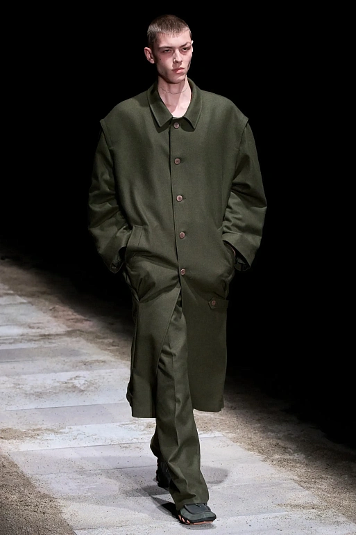 Ночь, зима и морское побережье в Magliano FW’25