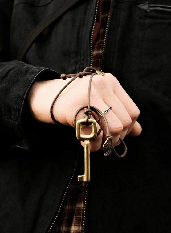 Ожерелье AFTER PRAY Safari Key Leaf Antique Gold