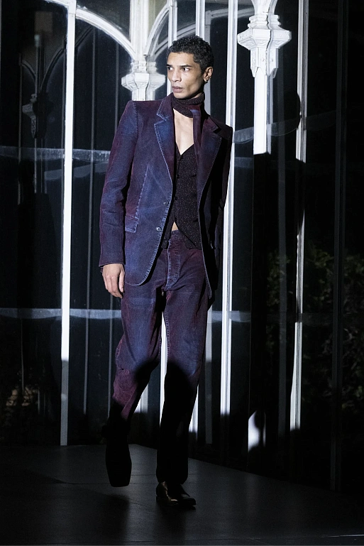 Показ MM6 FW’25 — отсылки к собственному наследию в первой мужской коллекции 