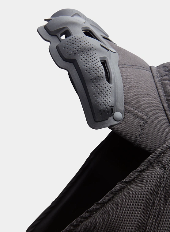 Кепка INNERRAUM Object C11 Puffer Scarf Black