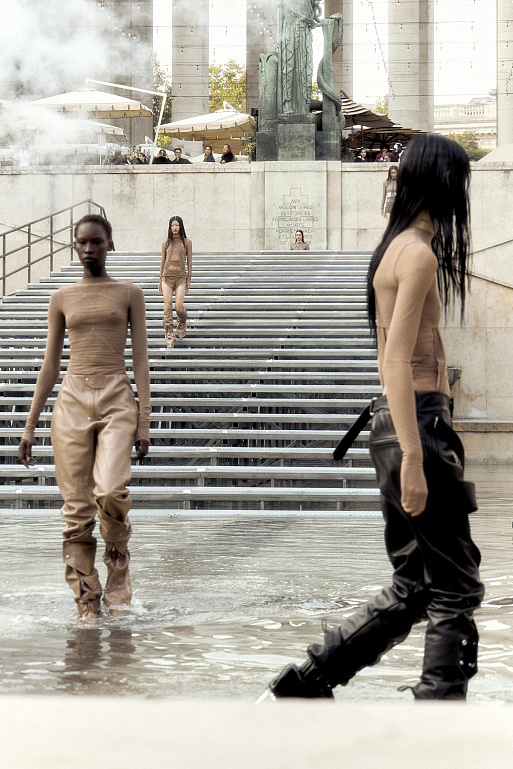 Продолжение «Храма любви»: женская коллекция Rick Owens SS’26