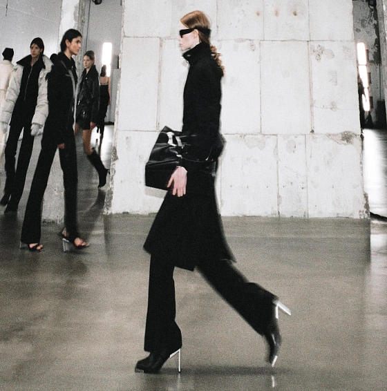 50 оттенков черного: Heliot Emil