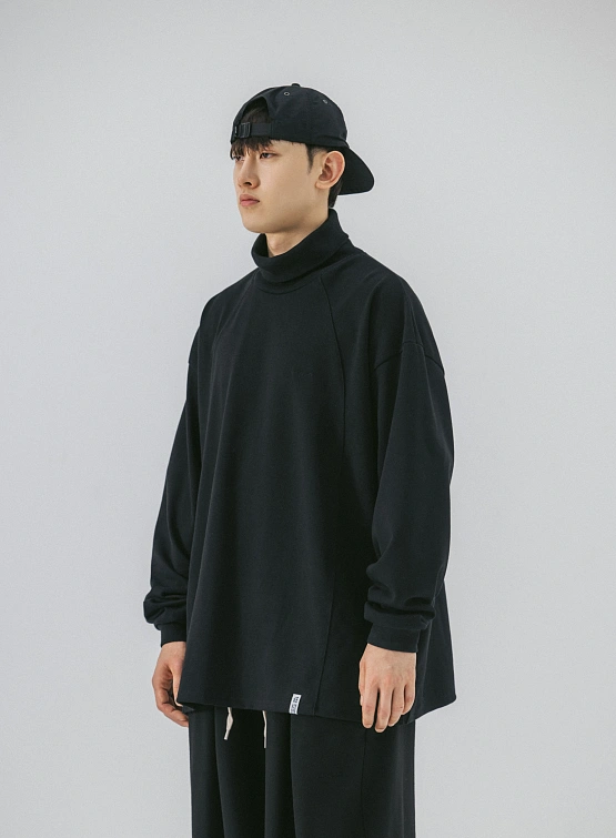 Лонгслив ANGLAN Oval Incision Turtle Neck Longsleeve Black