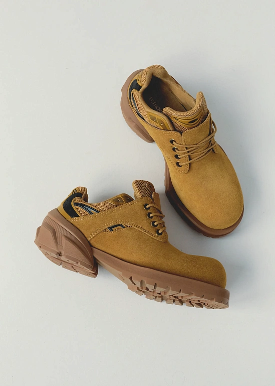 Выбор команды: 11 обувных идей на весну