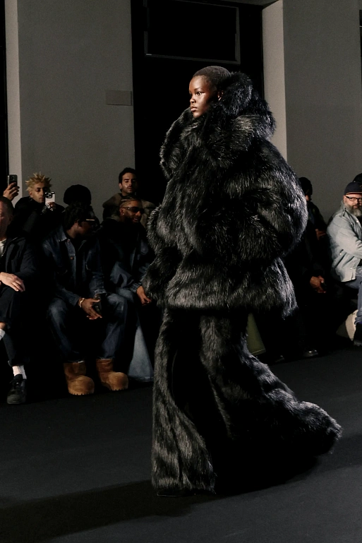 Juun.J FW’25 — новое исследование «уличного пошива» и современной классики