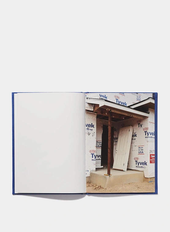 Книга Études New Promise Land, INC