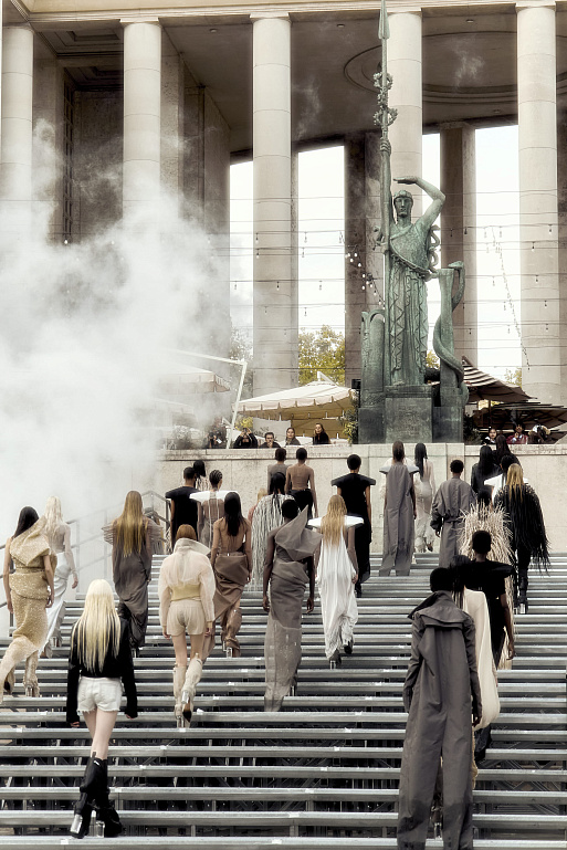 Продолжение «Храма любви»: женская коллекция Rick Owens SS’26