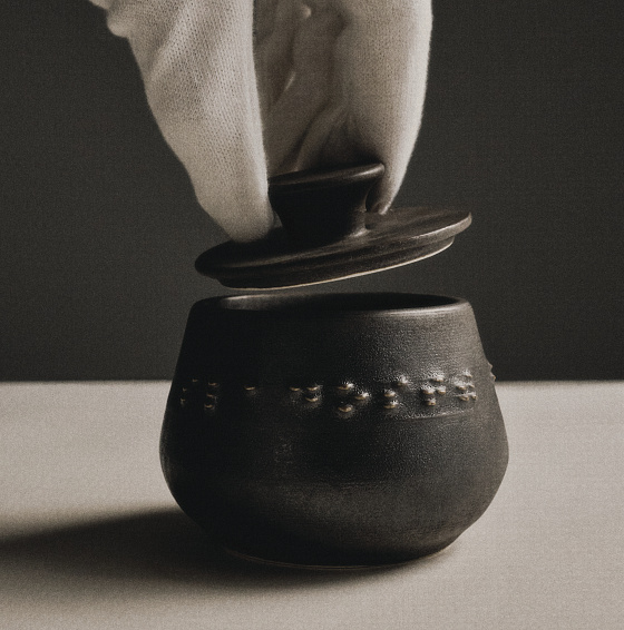 Добро на языке Брайля: Studio Slow x 01001LAB