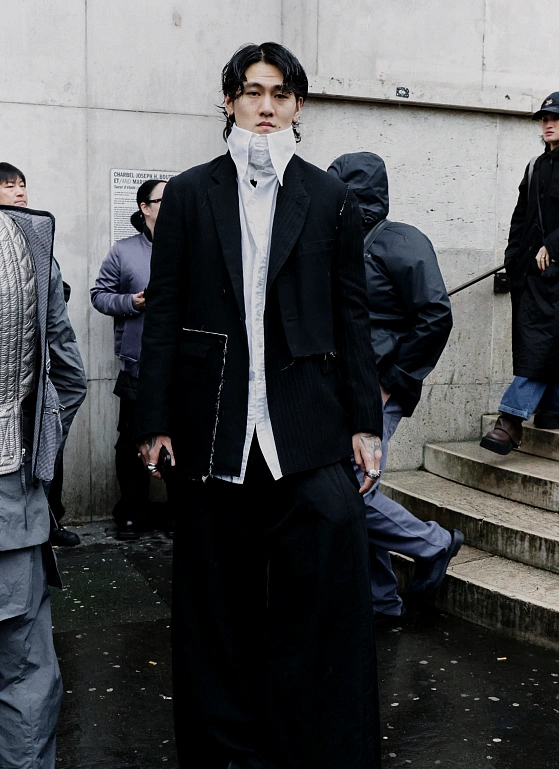 Трибьют корейской моде: стритстайл перед показом Juun.J FW’25