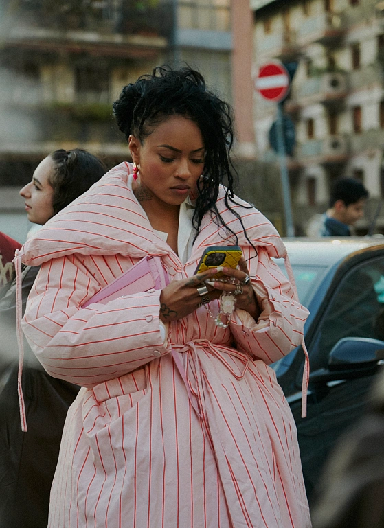 Первые, кто познакомится с обновлённым SUNNEI: гости показа FW’25 в наших кадрах