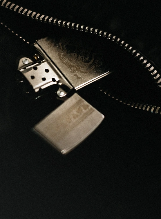 Зажигалка MAHARISHI 1376 Thar Dragon Engraved Zippo Silver