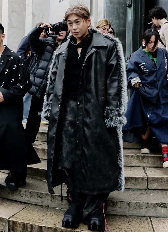 Трибьют корейской моде: стритстайл перед показом Juun.J FW’25