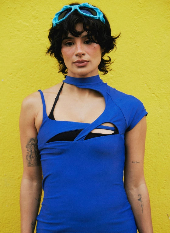 Острофеминные детали и деконструкция — фоторепортаж перед Ottolinger FW’25