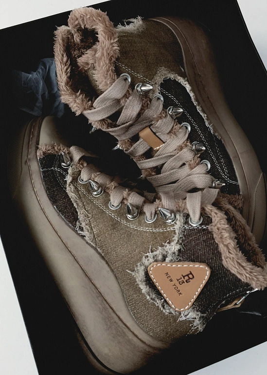 Выбор команды: 11 обувных идей на весну