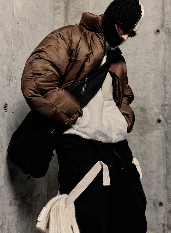 Пуховик ANGLAN Iconic Balloon Incision Down Brown