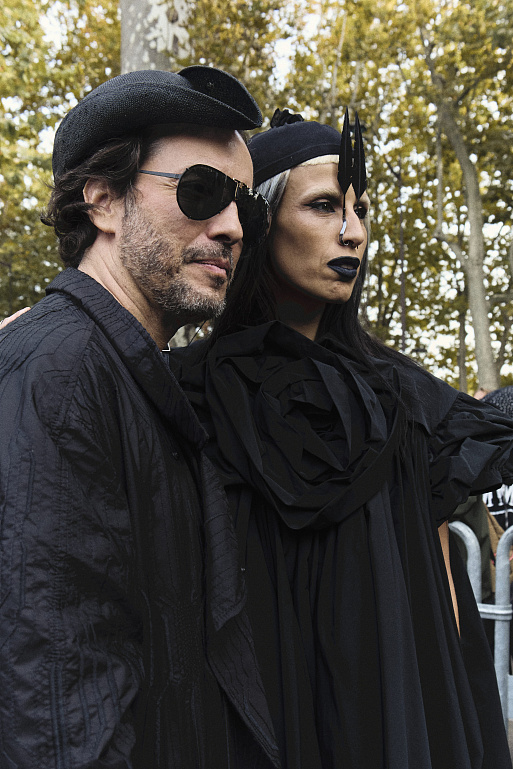 Стритстайл Rick Owens SS’26 у ступеней Токийского Дворца