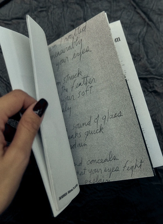 Романтика во мраке: показ Ann Demeulemeester SS’26