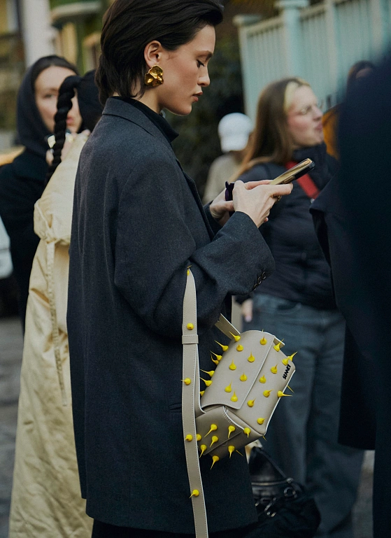 Первые, кто познакомится с обновлённым SUNNEI: гости показа FW’25 в наших кадрах