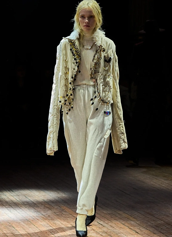 Двадцать лет спустя: всё те же источники вдохновения в юбилейной коллекции Undercover FW’25