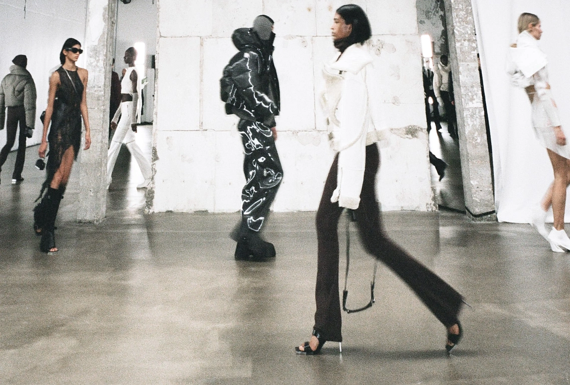 50 оттенков черного: Heliot Emil