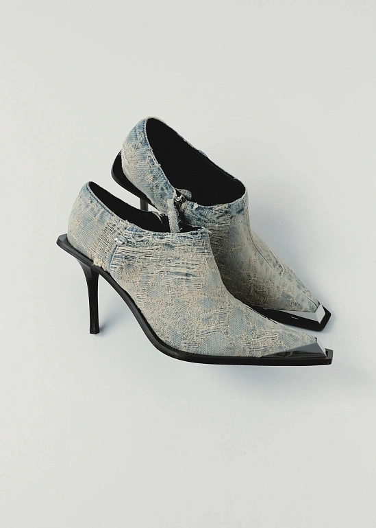 Выбор команды: 11 обувных идей на весну