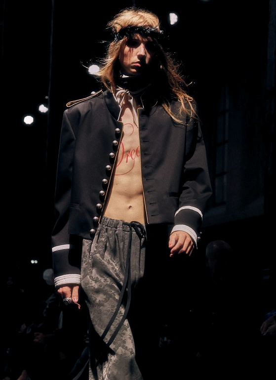 Романтика во мраке: показ Ann Demeulemeester SS’26