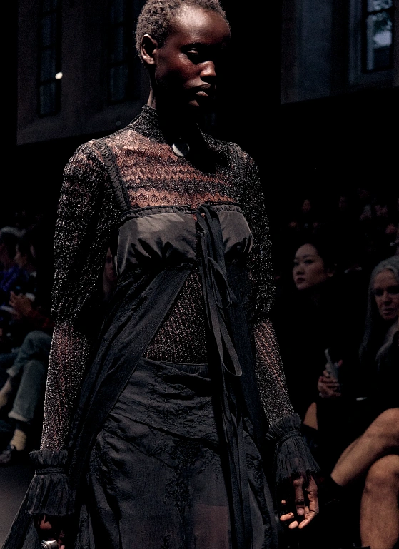 Романтика во мраке: показ Ann Demeulemeester SS’26