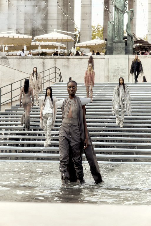 Продолжение «Храма любви»: женская коллекция Rick Owens SS’26