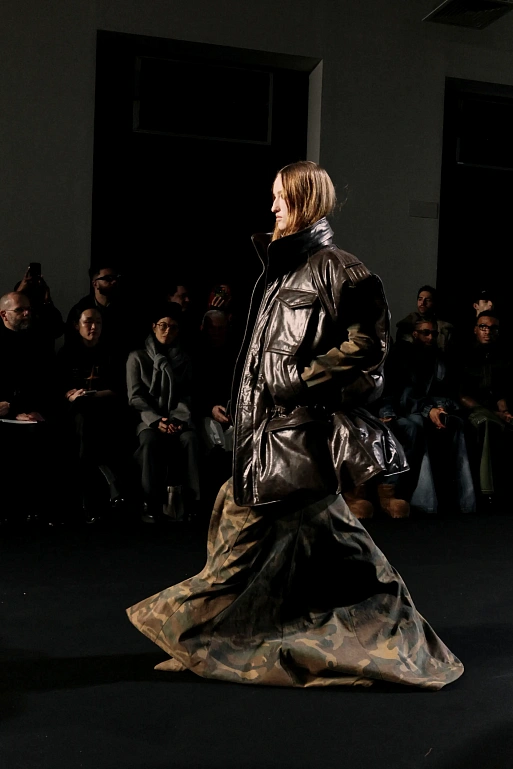 Juun.J FW’25 — новое исследование «уличного пошива» и современной классики