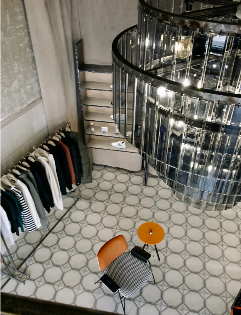 Фото Studio Slow orange